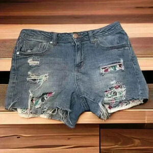 Harper size 28 ripped jean shorts with cute, embroidered flower patches.